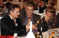 Emil Bədəlov ilin toyunu çaldırdı (FOTO)